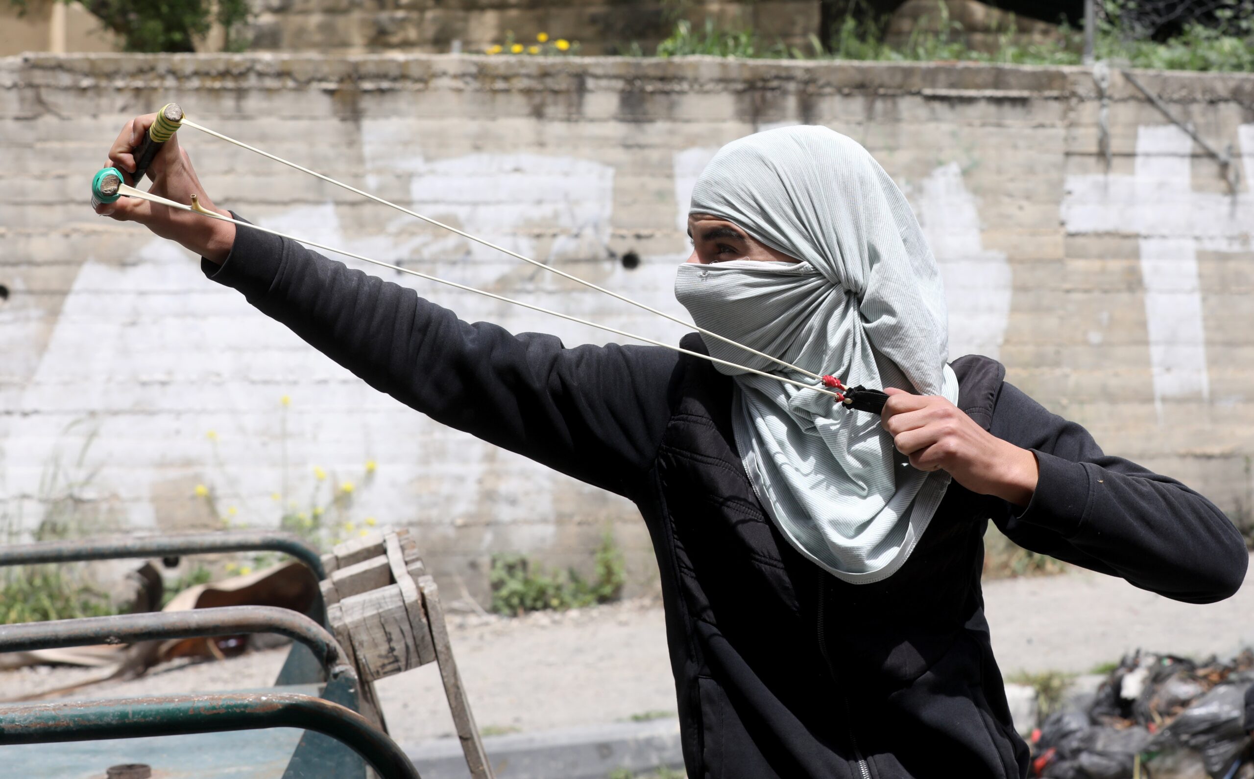 Koga ščiti solidarnost vlade: teroriste ali slovenske otroke?