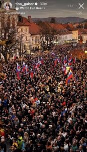 Ko Tini Gaber Golob realnost uide med filtre Instagrama – ni dojela, da je bil protest tudi proti premierju