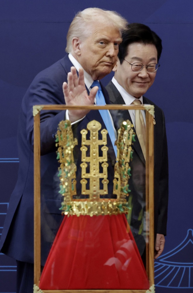 “Kraljevski” sprejem Trumpa v Južni Koreji