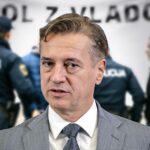 golob_policija_protestniki