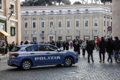 Po brutalnem napadu migrantov na italijanski par Salvini zahteva kemično kastracijo napadalcev