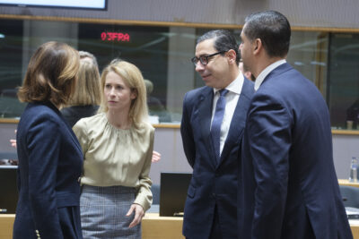 Golob priznal, da država ni sposobna zagotoviti osnovne varnosti, Fajon pa bi pošiljala slovenske policiste v Gazo?!