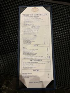 Socialist Mamdani že poskrbel za nejevoljo: Plačevali pregrešno drago pijačo v centru zmagoslavja