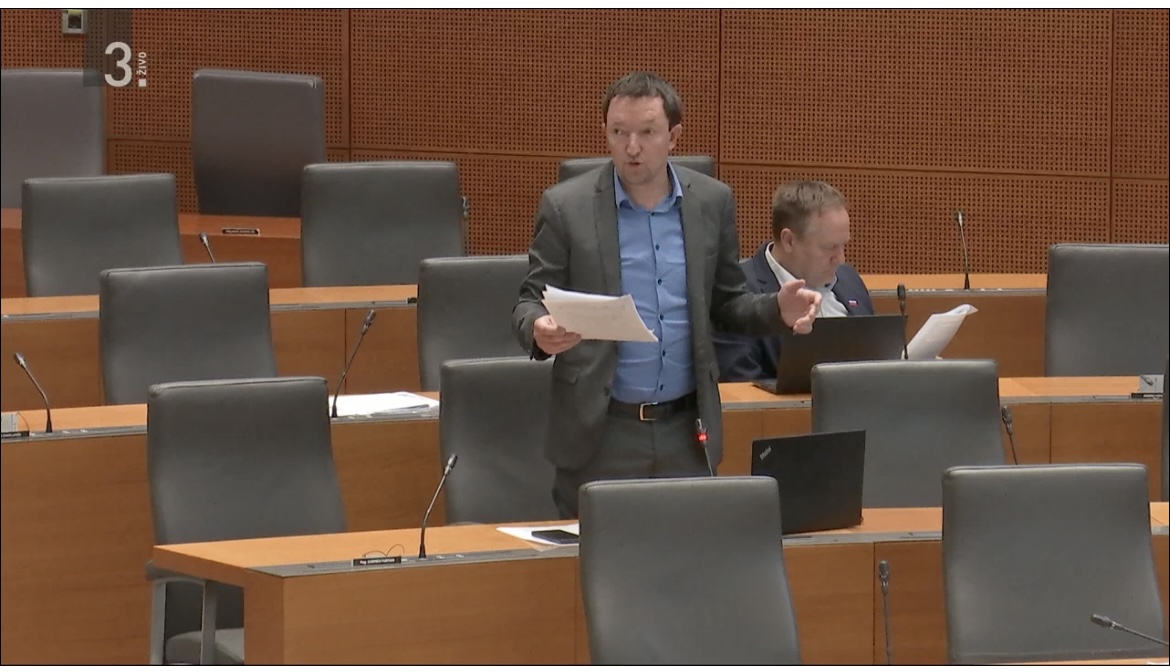 Golobova aroganca nas stane konkurenčnosti – Hrvaška raste dvakrat hitreje!