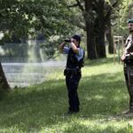 Policist in vojak ob meji