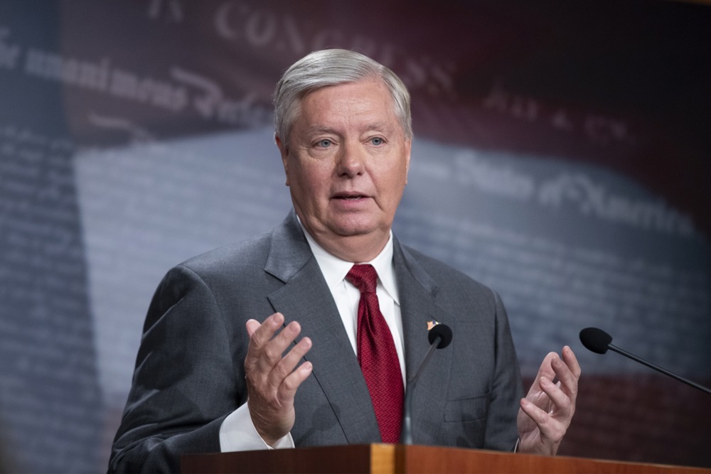 Trump podprl sankcije proti državam, ki trgujejo z Rusijo