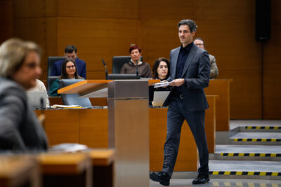 [V živo] Opozicija Mescu: “Pogum za odstop bi vam morali dati ljudje, ki ste jih razočarali!”