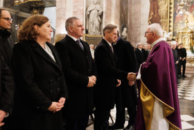 Kako (ponovno) zmanipulirati katoliške volivce?