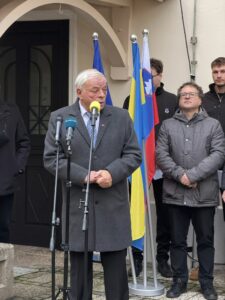 Vlada Goloba ukinila, Cerklje ohranile: v Hribarjevi vili odprli zbirko o osamosvojitvi