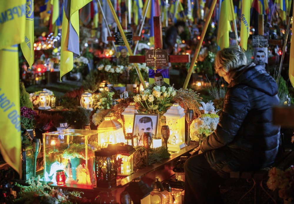 Putin žrtvuje mlade Ruse – ti umirajo “kot muhe” na bojiščih Ukrajine