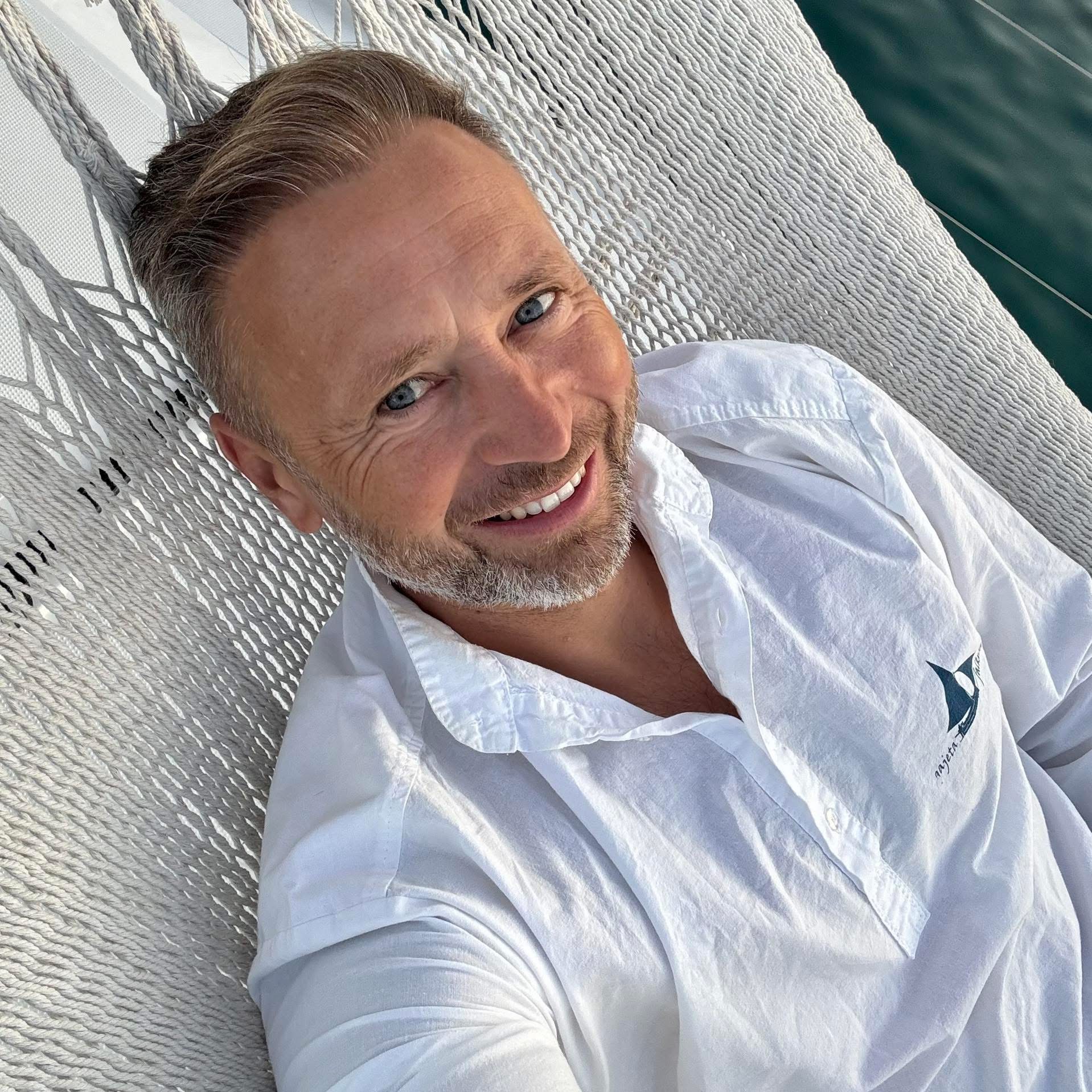 Knjižna uspešnica, ki bo razbesnela titofile: Pačnikov Obglavljeni diktator