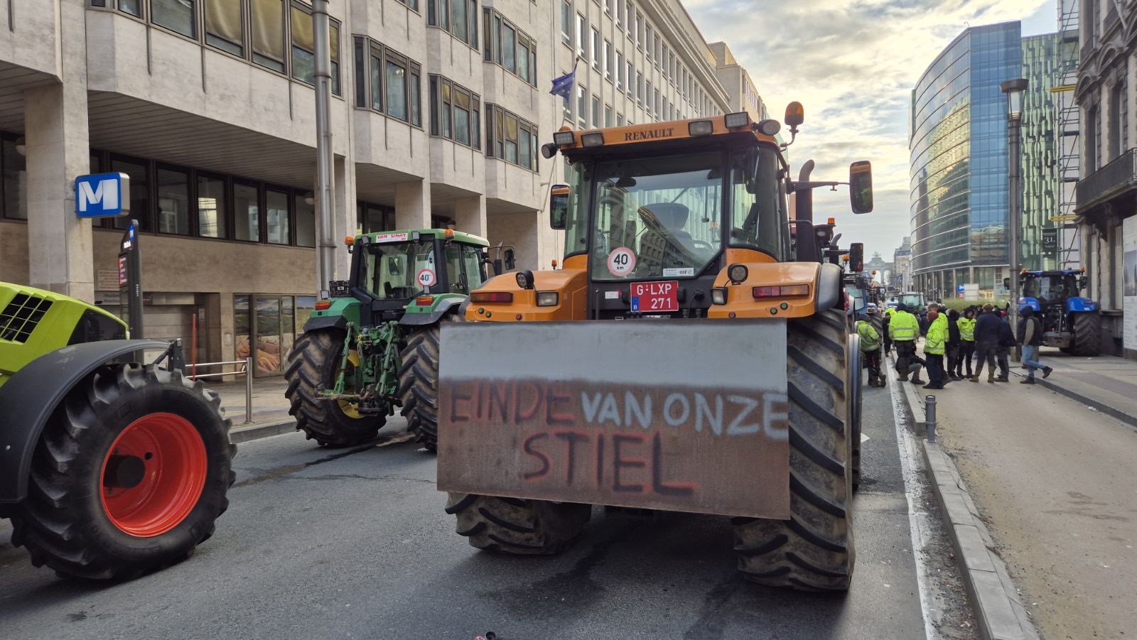 Več kot 10.000 evropskih kmetov v Bruslju zahteva konkretne rešitve za prihodnost kmetijstva