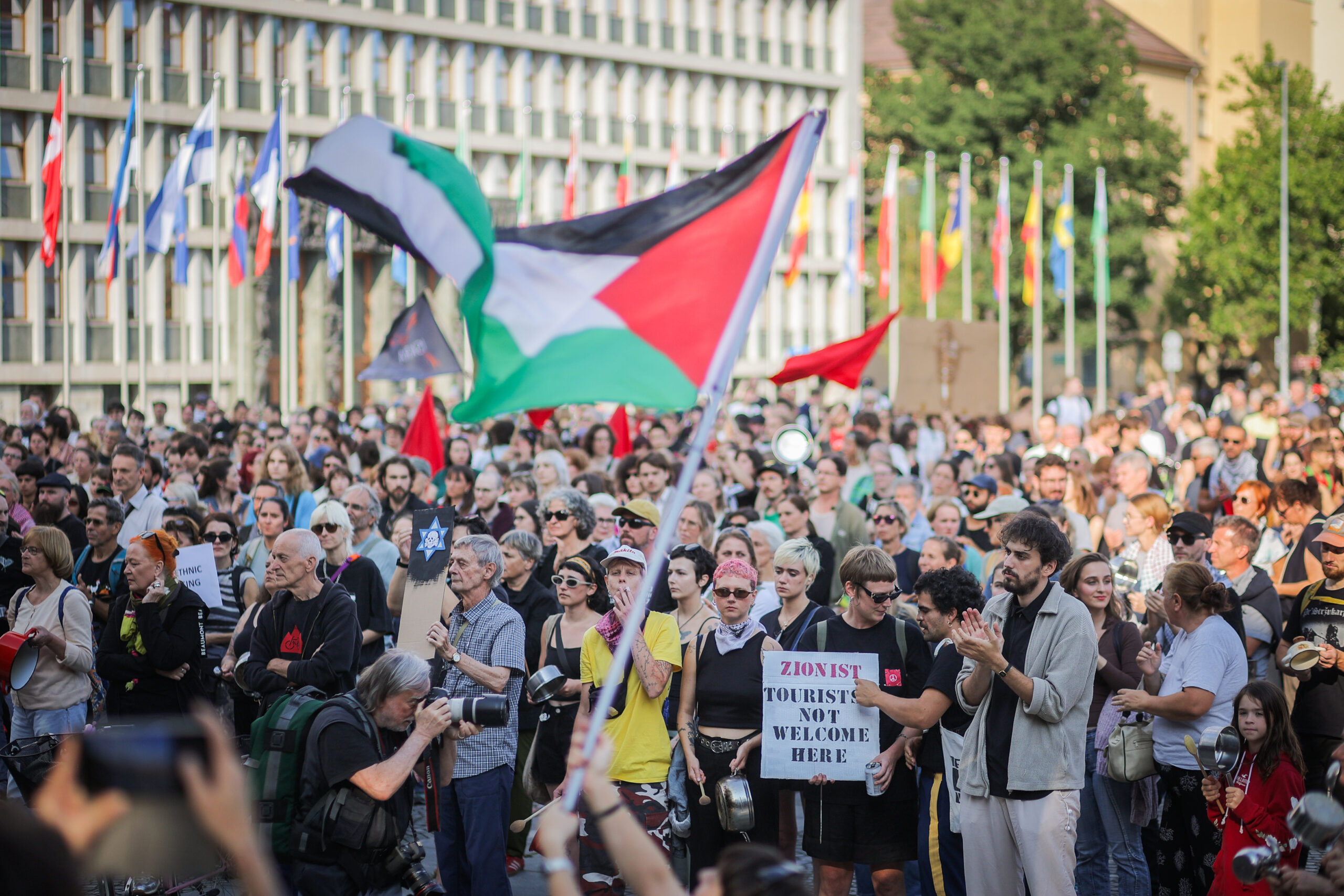 Pozor: Skrajneži se bodo v Ljubljani zbrali v podporo skrajnežem