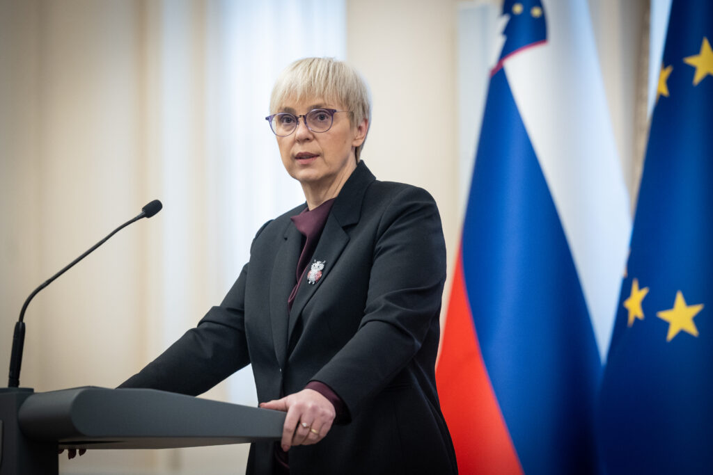 Bo Pirc Musarjeva prevarala in izdala Goloba