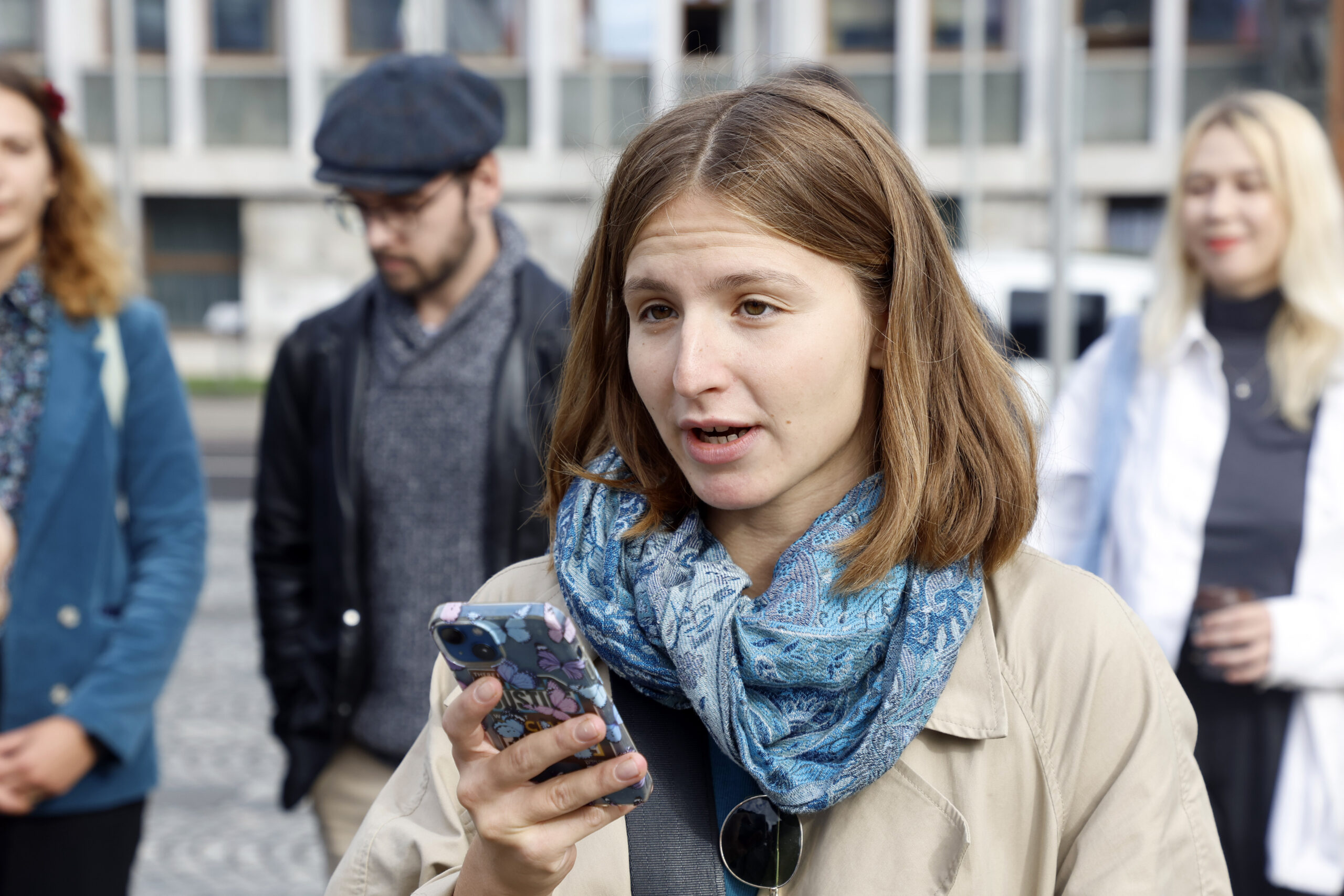 Zakaj 8. marec ne “fajta” proti Jankoviću? Vidna članica kar družinsko vpletena v županove nečednosti