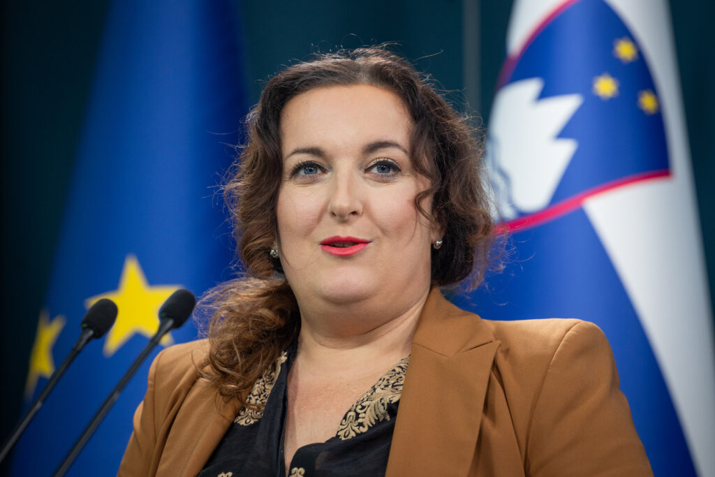 Novi direktor URSIV bo preverjal zakonitost zaposlitve Petre Bezjak Cirman
