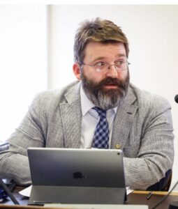 Keršmanc padel kot kandidat za ustavnega sodnika zaradi govoric – kaj je v ozadju?