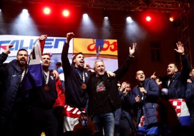 Prepoved, ki ni uspela: Thompson kljub pritiskom levice nastopil na sprejemu hrvaških rokometašev