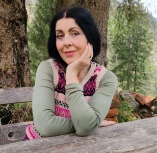 Župan Janez Magyar sprejel priznano ustvarjalko