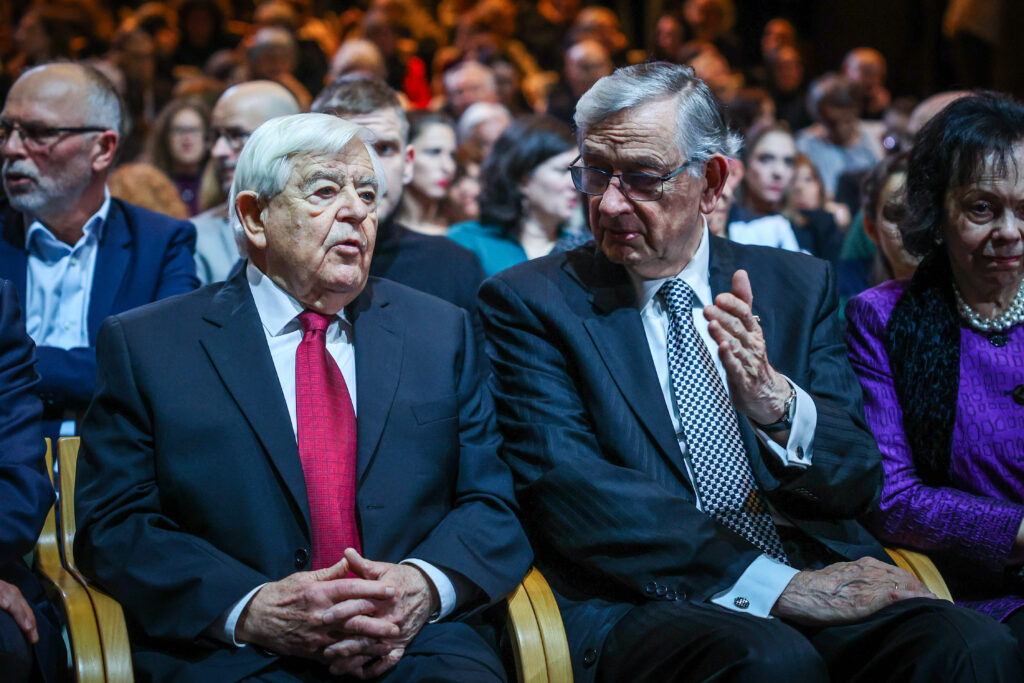 Zaradi informacijske poblaščenke nikoli ne bomo izvedeli koliko zaslužita Kučan in Türk