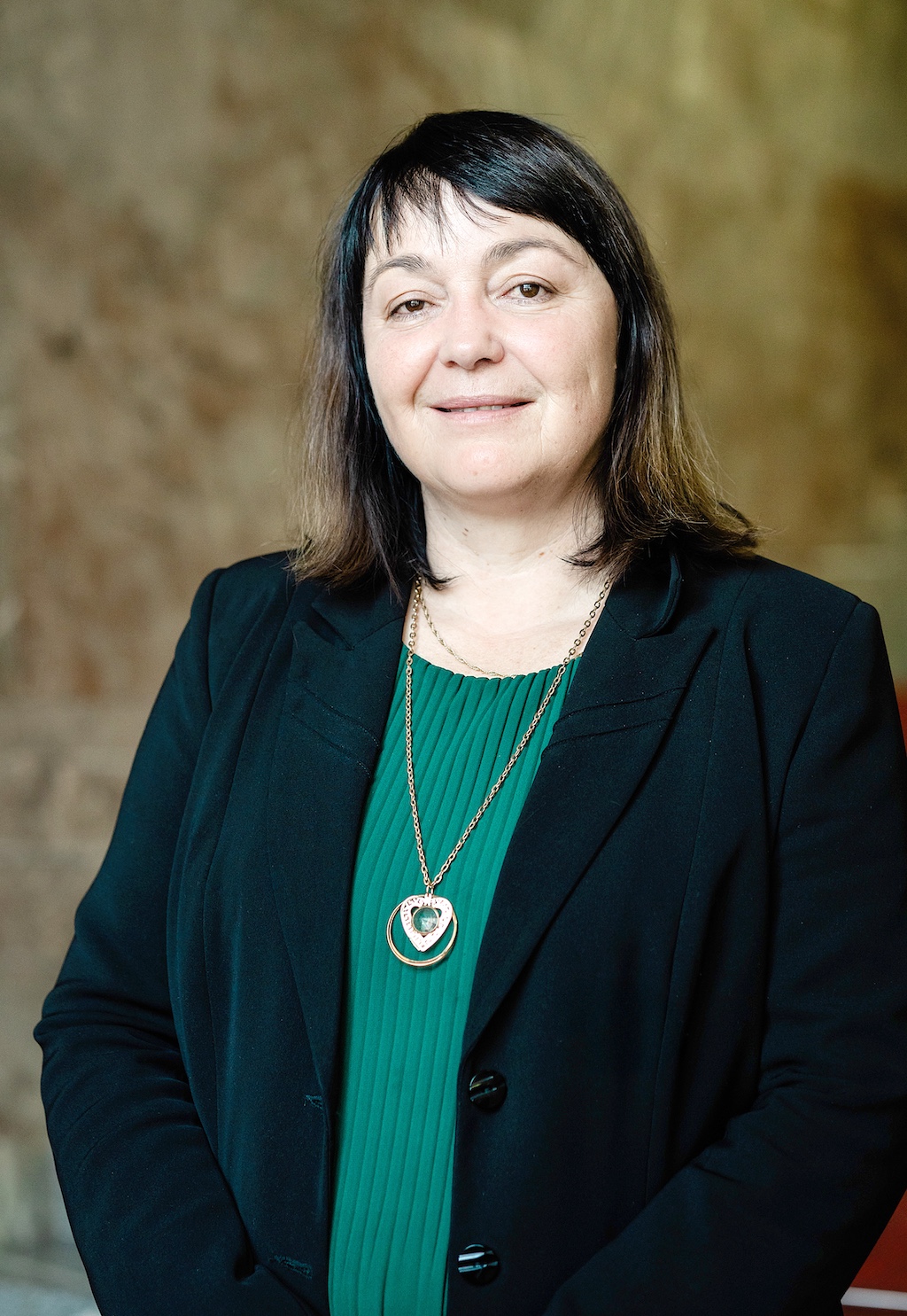 [Intervju] Alenka Helbl: “Naj v Sloveniji spet zaveje veter upanja, poguma in odgovornosti!”