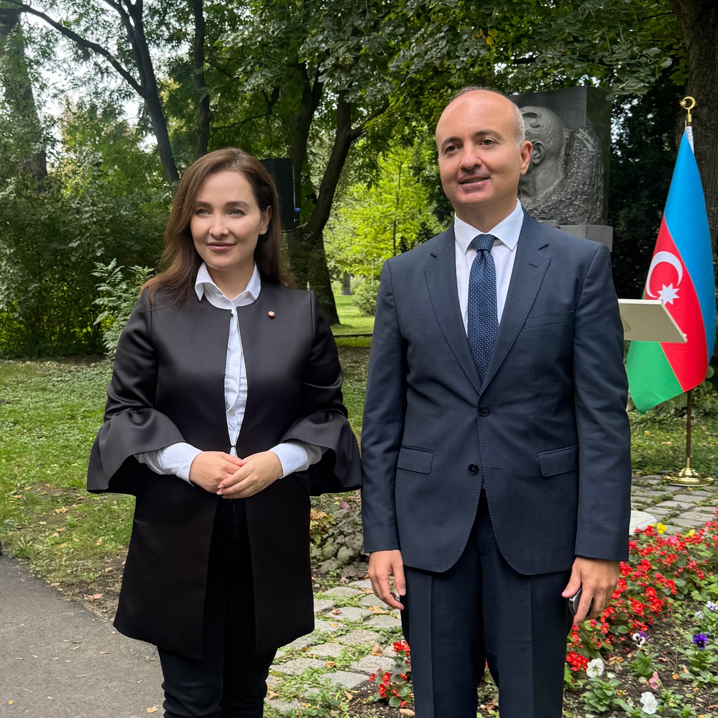 Dunajska svetnica turškega porekla blokira kip rešitelja Evrope