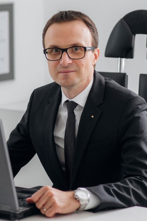 “Nepridiprav” izpostavil domnevnega pedofila in Golobovega znanca