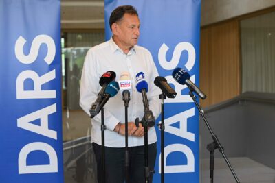 Je za direktorsko mesto na Darsu zadostovala strankarska izkaznica Svobode?