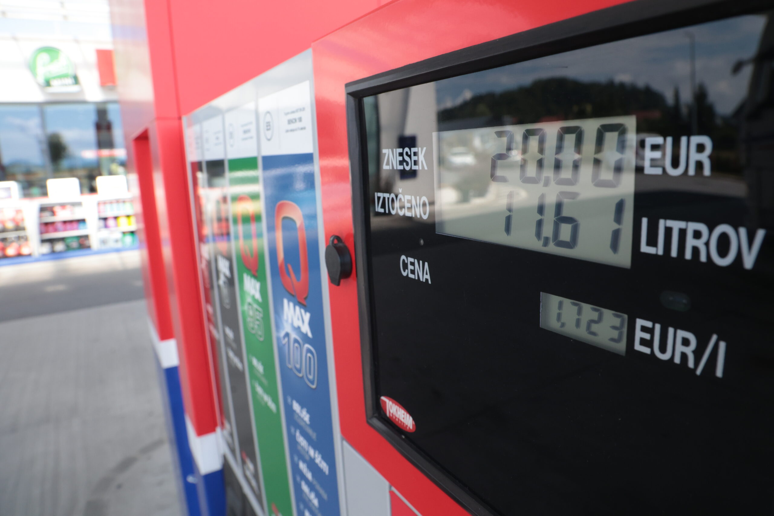 Golob dosegel svoje: ključni razvoj Petrola beži na Hrvaško