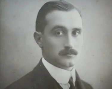 Mednarodno uveljavljeni podjetnik bo razkril mrežo slovenske post-komunistične korupcije