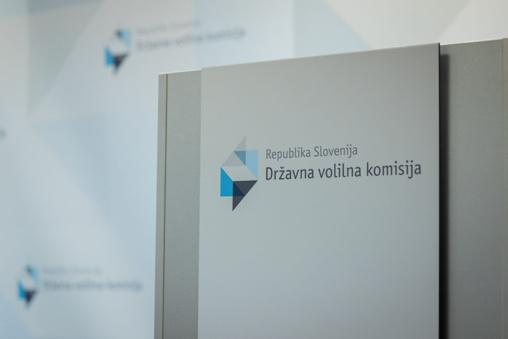 Je DVK poslala glasovnice le v države, kjer je bila pričakovana podpora levemu polu?