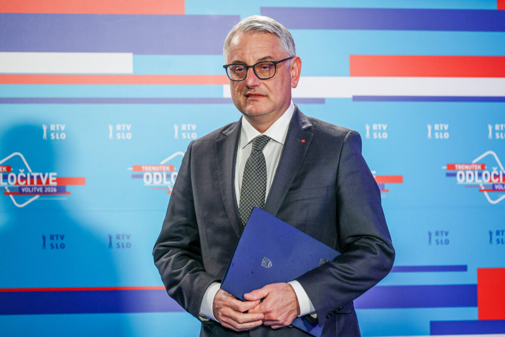 Tudi Anže Logar našel na ministrstvu za gospodarstvo večmilijonsko finančno luknjo, ki mu jo je pustil Matjaž Han