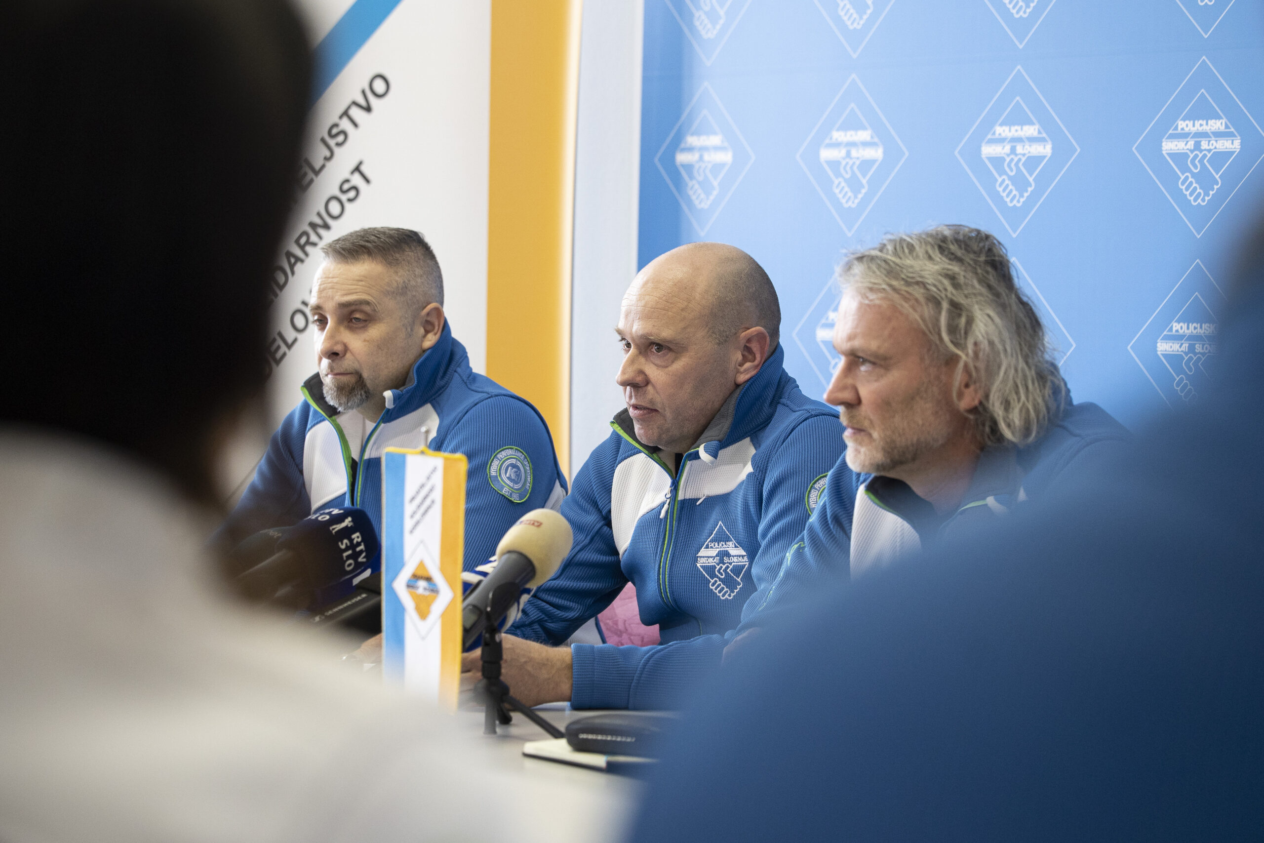 Policisti pred stavko kritični: “Vlada je razvrednotila policiste in ogroža varnost državljanov”