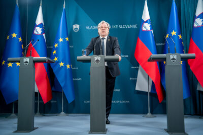 Brez dokazov in zgolj predvidevanja: Volk ponovil prazne besede Nike in Mukija