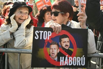 Na Madžarskem sočasno dva shoda, Orban obljubil, da bo Madžarska ostala “otok miru”