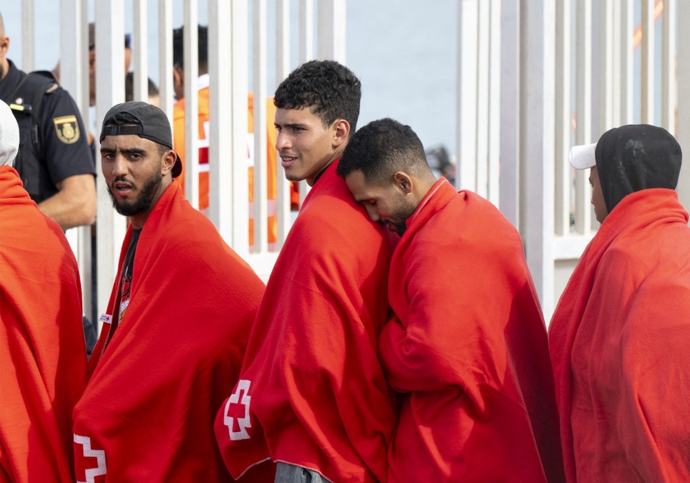 Nordijske države v desetletjih za migrante potrošile na stotine milijard