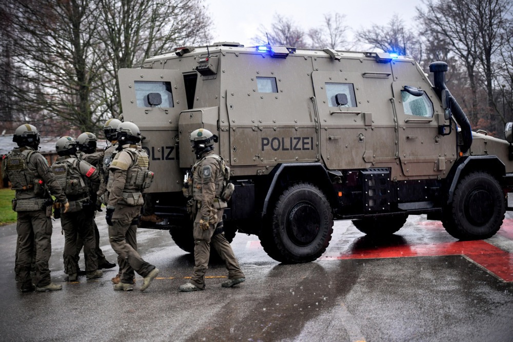 Berlin terorizira nova migrantska mafija – streljanje, izsiljevanje in ročne granate