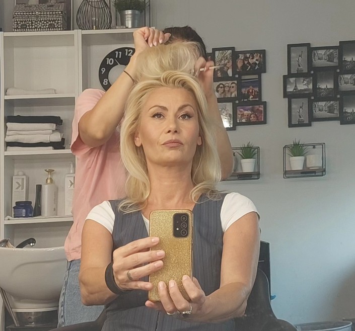 Sodišče zaščitilo hrvaško novinarko, ki je s pomočnikoma vdrla v dom Thompsona