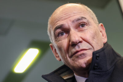 Juri pravi, da naj bi premier ministra Levice “nategnil” glede tožbe proti Izraelu