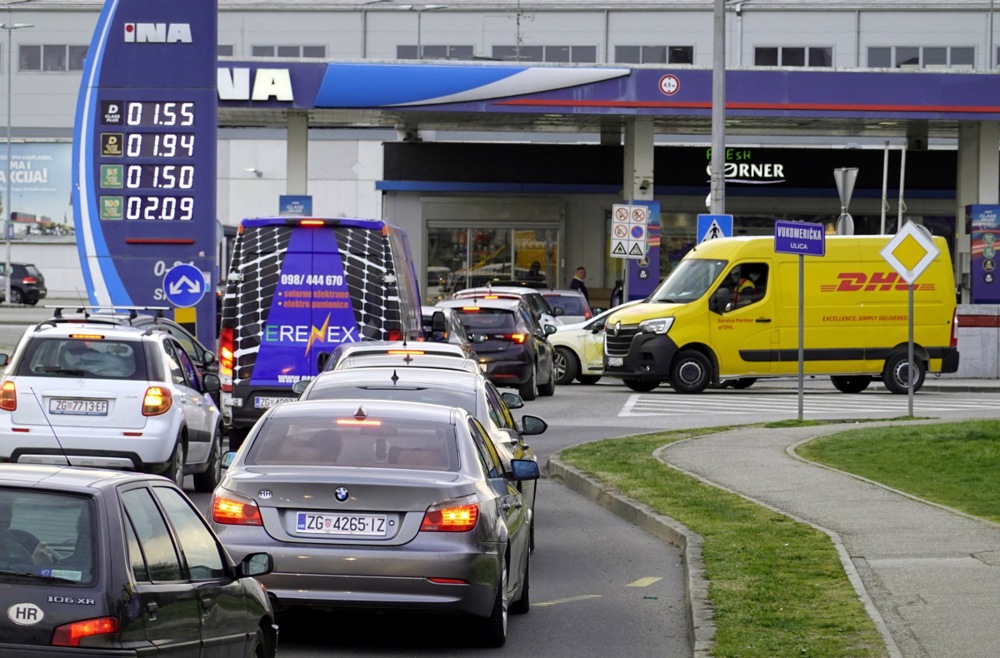 Na Hrvaškem pričakujejo padec cen goriv