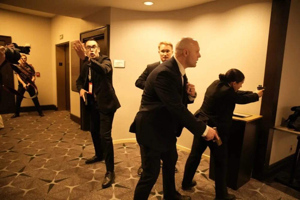 Streljanje na gala večerji v Washingtonu: predsednika evakuirali, osumljenec v priporu