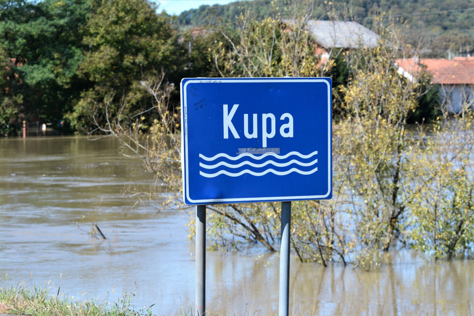 Hrvaški policisti iz Kolpe potegnili trupla petih migrantov