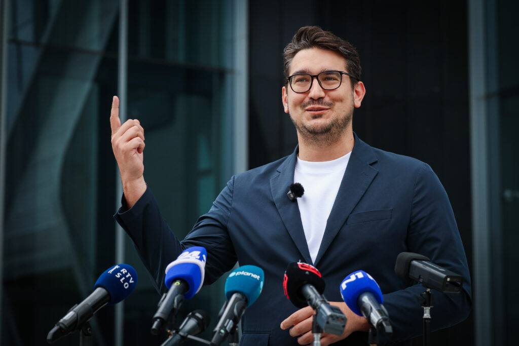 Svoboda daje vtis, da še vedno sestavlja koalicijo