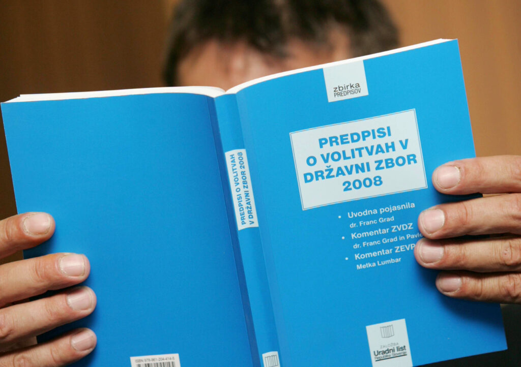 Dr. Kambič: DVK deluje nezakonito, učinke nezakonitega delovanja je potrebno razveljaviti