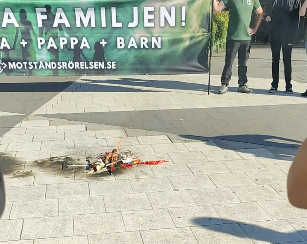 Švedsko sodišče o sežigu mavrične zastave na Paradi ponosa: gre za izraz svobode govora