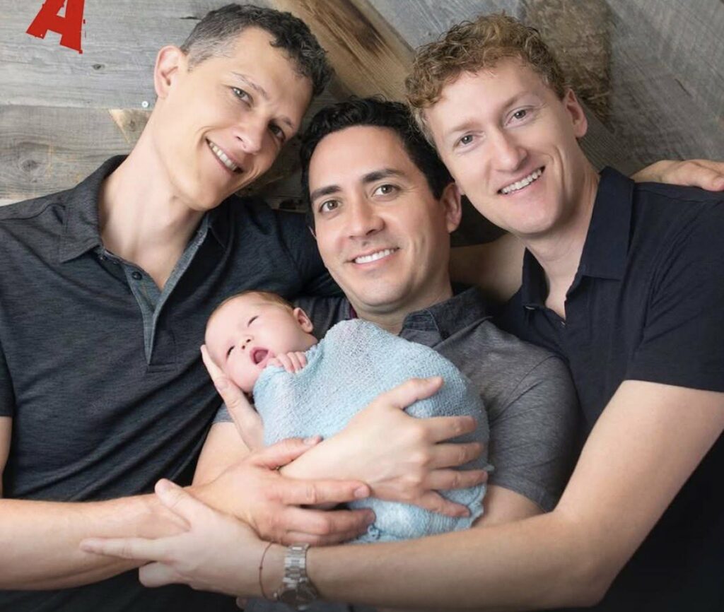 V Kaliforniji so trije moški posvojili dva otroka