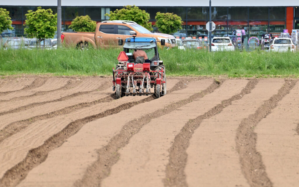 Globalna kriza je že pljusknila na slovenske kmetije