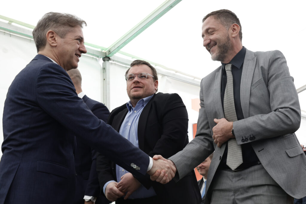 Viri z ministrstev: za plačno reformo v javnem sektorju zmanjkuje denarja