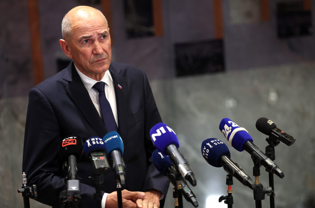 Janša postavlja pogoje: Koalicija šele po zakonu – “vlade za vsako ceno ne bo”