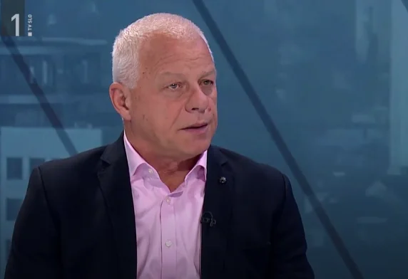 Operativec se razkrinka